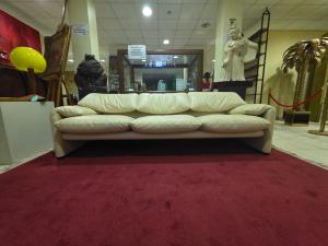 Maralunga sofa series by Vico Magistretti for Cassina.